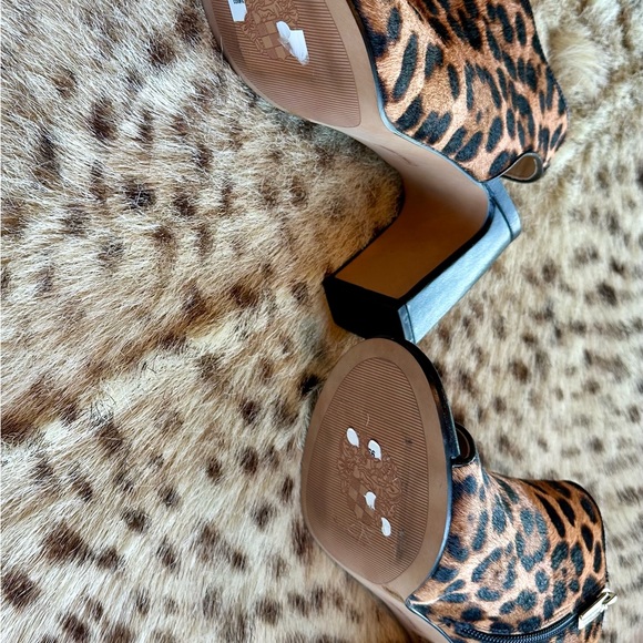 Super cute Vince Camuto heels leopard print real fur size 7 - Picture 6 of 6